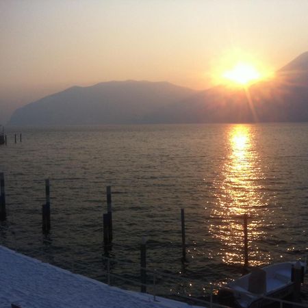 In Riva Al Lago Di Iseo Dependance Primo Piano Marone Esterno foto