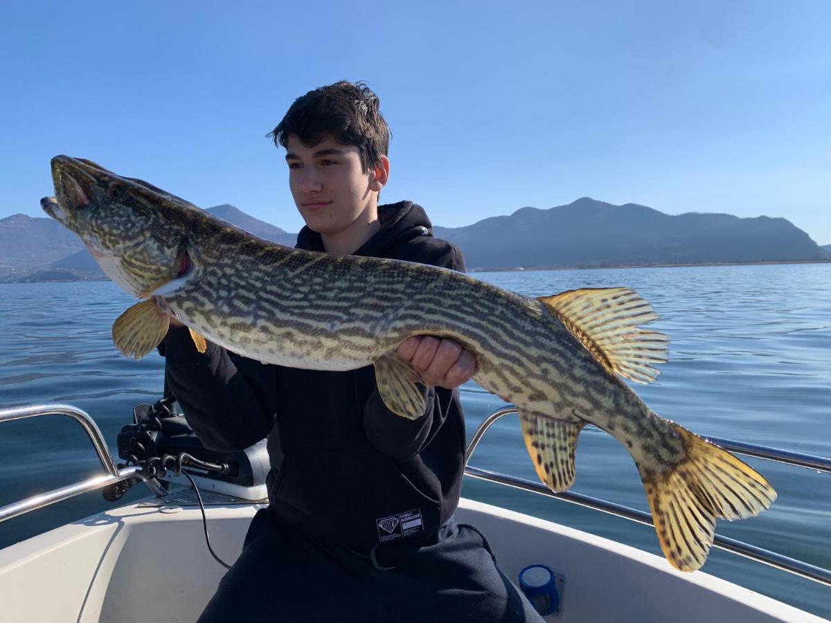 In Riva Al Lago Di Iseo Dependance Primo Piano Marone Esterno foto